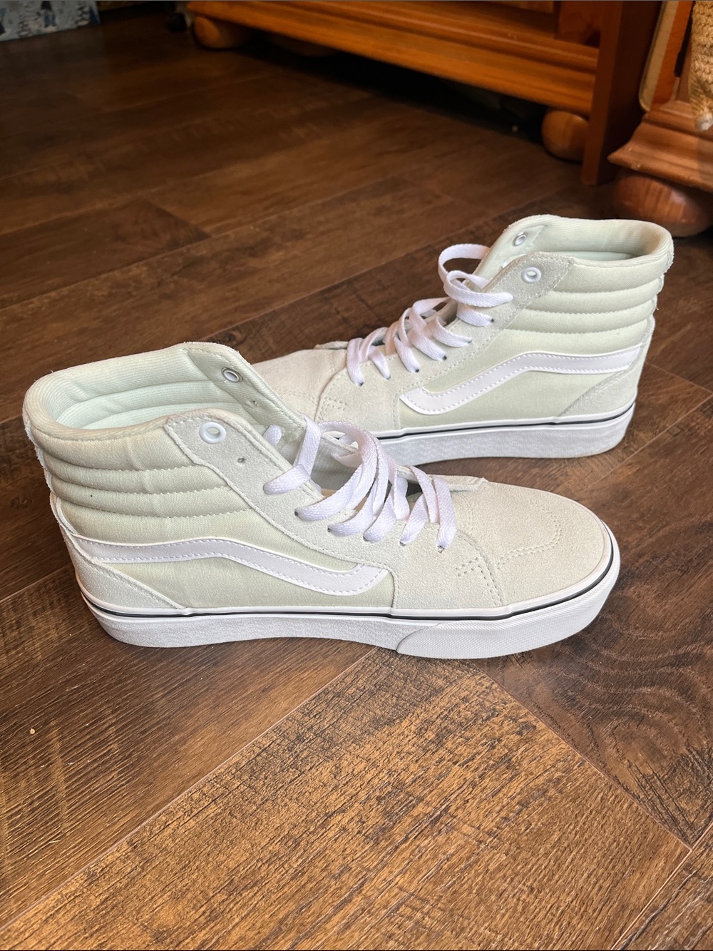 Vans High Top Suede Sneakers in Sage Green and White Women’s Size 8.5 NWOT